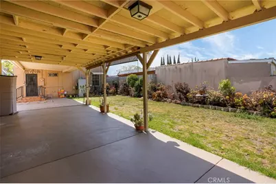 9417 S Harvard Boulevard, Los Angeles, CA 90047 - Photo 15