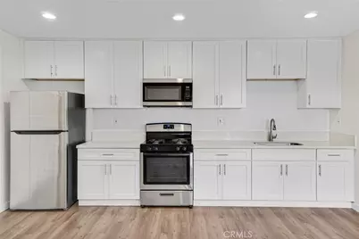 11513 Berendo, Los Angeles, CA 90044 - Photo 13