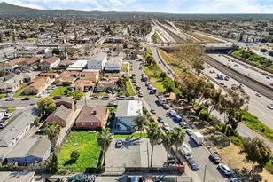 11513 Berendo, Los Angeles, CA 90044 - Photo 7