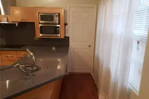 900 E Alpha St, Inglewood, CA 90302 - Photo 7
