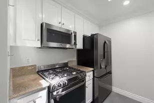 421 W 6th, Long Beach, CA 90802 - Photo 13