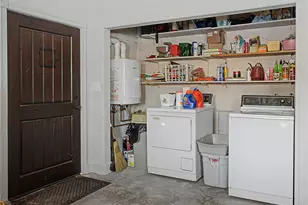 203 E Sycamore Ave, El Segundo, CA 90245 - Photo 17