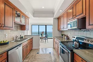727 Esplanade, Redondo Beach, CA 90277 - Photo 29