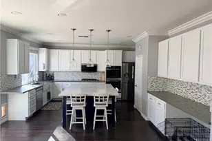23776 Brookside Ct, Murrieta, CA 92562 - Photo 3