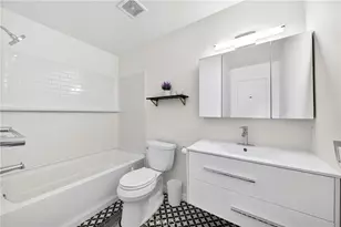 15020 Victory Blvd, Van Nuys, CA 91411 - Photo 17
