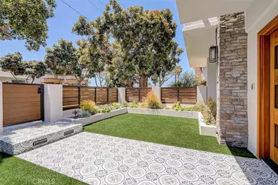 527 Avenue C, Redondo Beach, CA 90277 - Photo 3