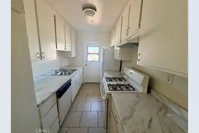 1126 Raymond Avenue, Long Beach, CA 90804 - Photo 9