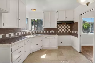 3221 W 113th Street, Inglewood, CA 90303 - Photo 13