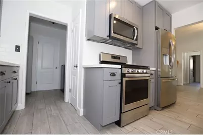 11925 Daleside Avenue, Hawthorne, CA 90250 - Photo 9
