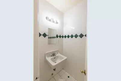2424 Torrance Boulevard, Torrance, CA 90501 - Photo 11