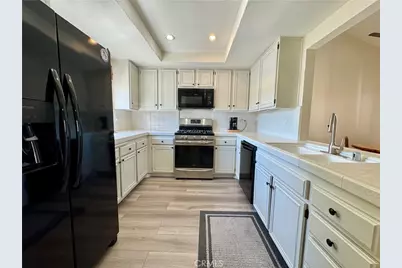 2336 Elden #B, Costa Mesa, CA 92627 - Photo 9