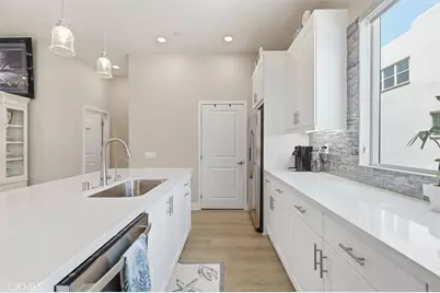 1642 W Saratoga Lane, San Pedro, CA 90732 - Photo 15