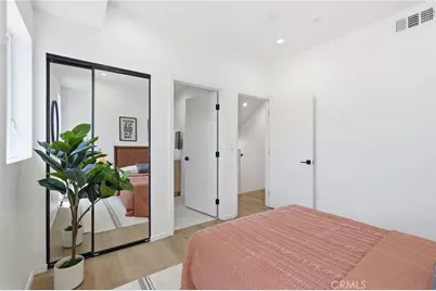 1430 S Cloverdale Avenue, Los Angeles, CA 90019 - Photo 13