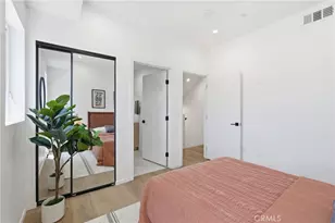 1430 S Cloverdale Ave, Los Angeles, CA 90019 - Photo 13