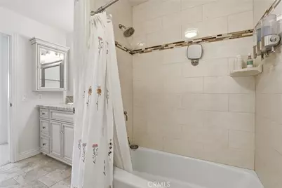 609 Meyer Lane #11, Redondo Beach, CA 90278 - Photo 17