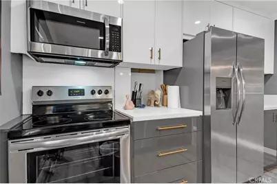 3206 W 27th, Los Angeles, CA 90018 - Photo 37