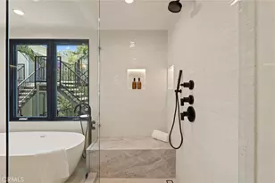 409 Crest Dr, Manhattan Beach, CA 90266 - Photo 29