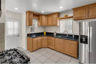 1136 N Marine Avenue, Wilmington, CA 90744 - Photo 13