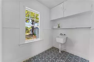 1106 S Victoria Ave, Los Angeles, CA 90019 - Photo 29