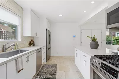 2448 Riverside Pl, Los Angeles, CA 90039 - Photo 11