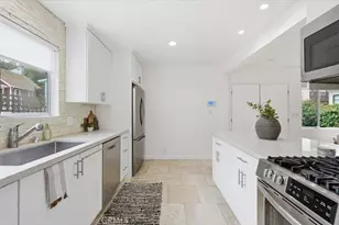 2448 Riverside Pl, Los Angeles, CA 90039 - Photo 11