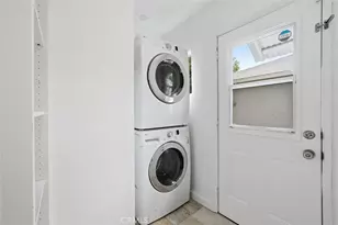 2448 Riverside Pl, Los Angeles, CA 90039 - Photo 13