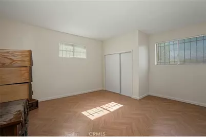 1037 W 46th Street, Los Angeles, CA 90037 - Photo 15