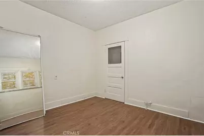 1037 W 46th Street, Los Angeles, CA 90037 - Photo 17