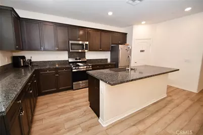 16696 Avanti Ln, Fontana, CA 92336 - Photo 11