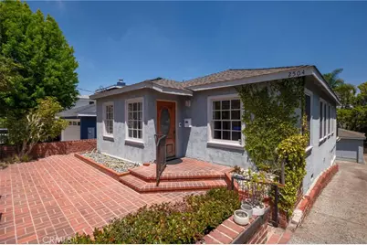 2504 Palm Avenue, Manhattan Beach, CA 90266 - Photo 1