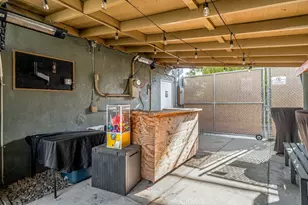 2200 W Burbank Blvd, Burbank, CA 91506 - Photo 11