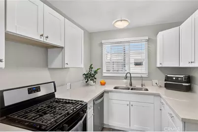 1057 E Appleton #10, Long Beach, CA 90802 - Photo 1