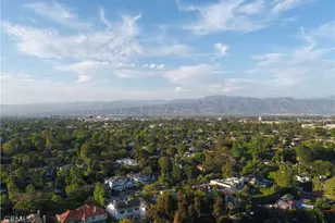 11661 Picturesque Dr, Studio City, CA 91604 - Photo 23