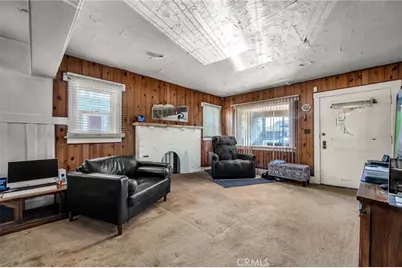 4620 S Van Ness Avenue, Los Angeles, CA 90062 - Photo 11