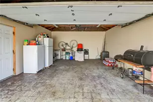 1415 S McKinley Ave, Compton, CA 90220 - Photo 17