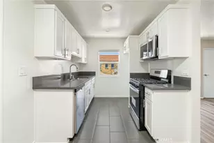 939 Pacific, Long Beach, CA 90813 - Photo 15