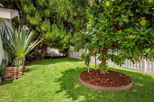 1901 Oak Ave, Manhattan Beach, CA 90266 - Photo 15