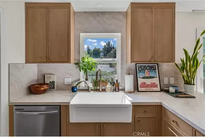 5215 Baza, Woodland Hills, CA 91364 - Photo 15