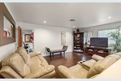 5048 W 121st Street, Hawthorne, CA 90250 - Photo 5