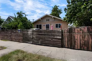 135 E 60th St, Los Angeles, CA 90003 - Photo 1