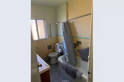 829 W 69th, Los Angeles, CA 90044 - Photo 11