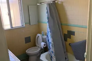 829 W 69th, Los Angeles, CA 90044 - Photo 11