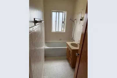 829 W 69th, Los Angeles, CA 90044 - Photo 23