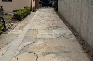 829 W 69th, Los Angeles, CA 90044 - Photo 7