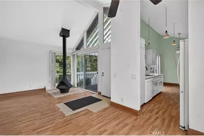 25655 Pine Creek Lane, Wilmington, CA 90744 - Photo 9