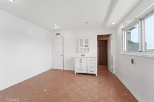 2401 W 102nd St, Inglewood, CA 90303 - Photo 35