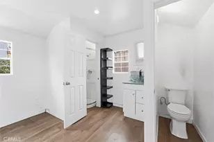 2401 W 102nd St, Inglewood, CA 90303 - Photo 41