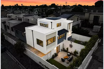 1427 15th Street, Manhattan Beach, CA 90266 - Photo 1
