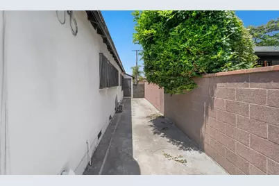 11610 Chanera, Hawthorne, CA 90250 - Photo 7