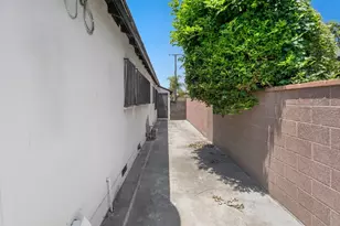 11610 Chanera, Hawthorne, CA 90250 - Photo 7